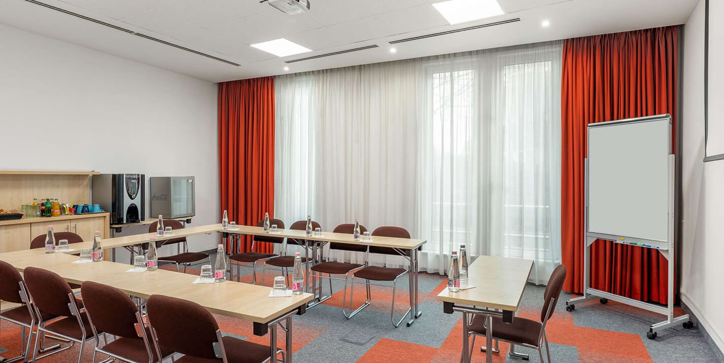 Modern konferenciaterem inspiráló üzleti találkozókhoz